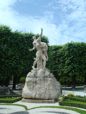 03 A statue