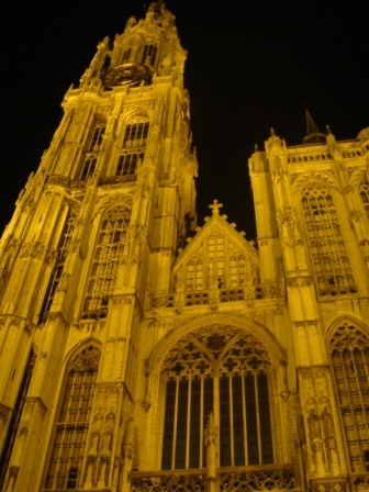 01 The cathedral by night