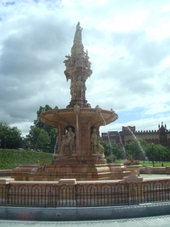 04 The terracotta fountain