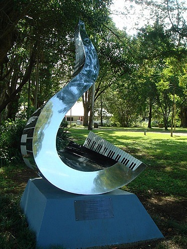 Sculpture in Bellingen park