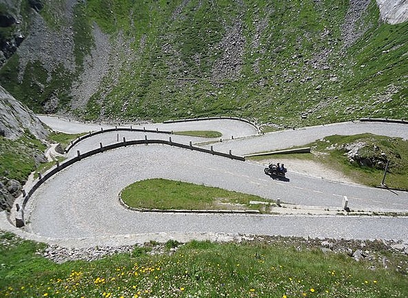 More cobbled hairpins