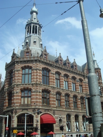 06 Amsterdam's version of the QVB