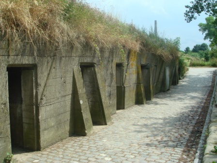 07 The bunkers where soldiers were patched up
