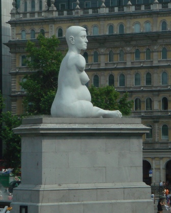 07 A very odd statue in Trafalgar Square
