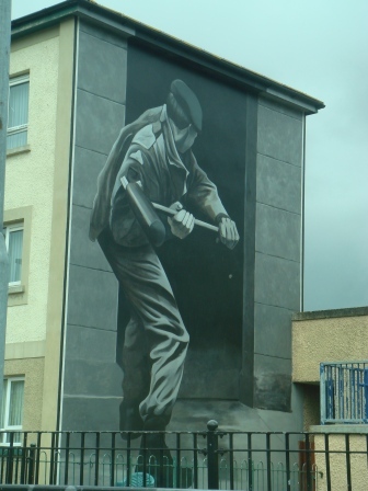 04 Derry mural