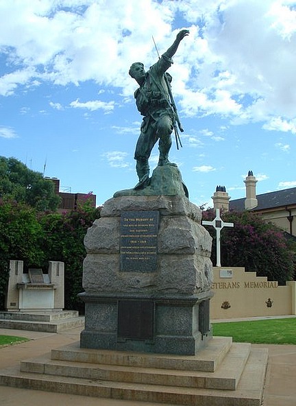 Broken Hill War memorial
