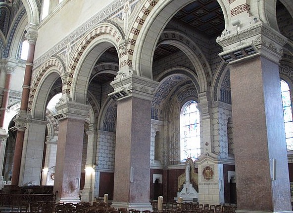 Inside Albert Cathedral