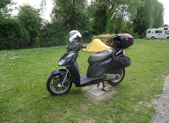 Complete with scooter stand