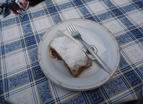 Perfect way to end the day - Strudel