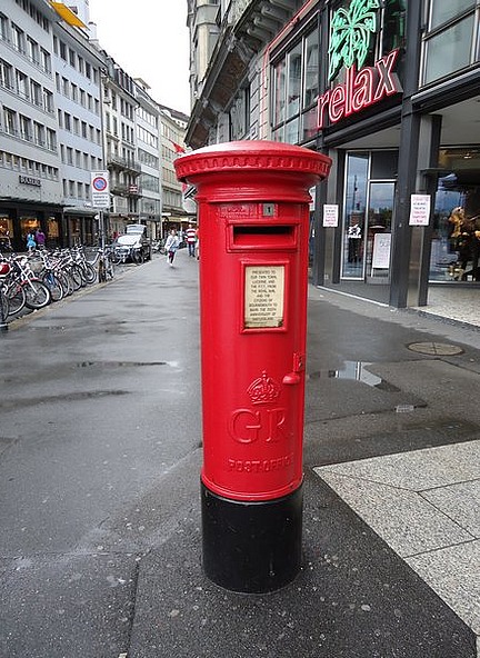 A pommie postbox?